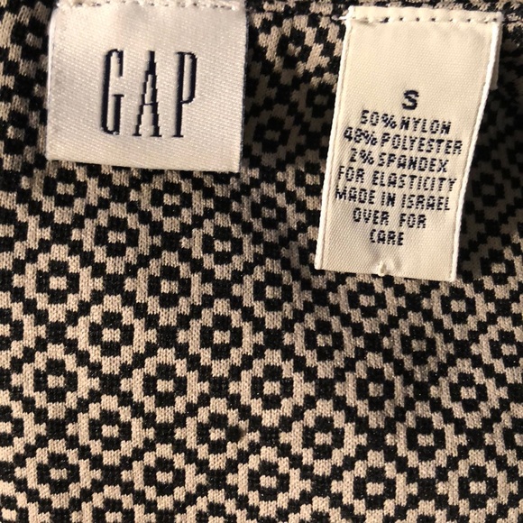 GAP tan & black sleeveless top EUC!! - Picture 8 of 8